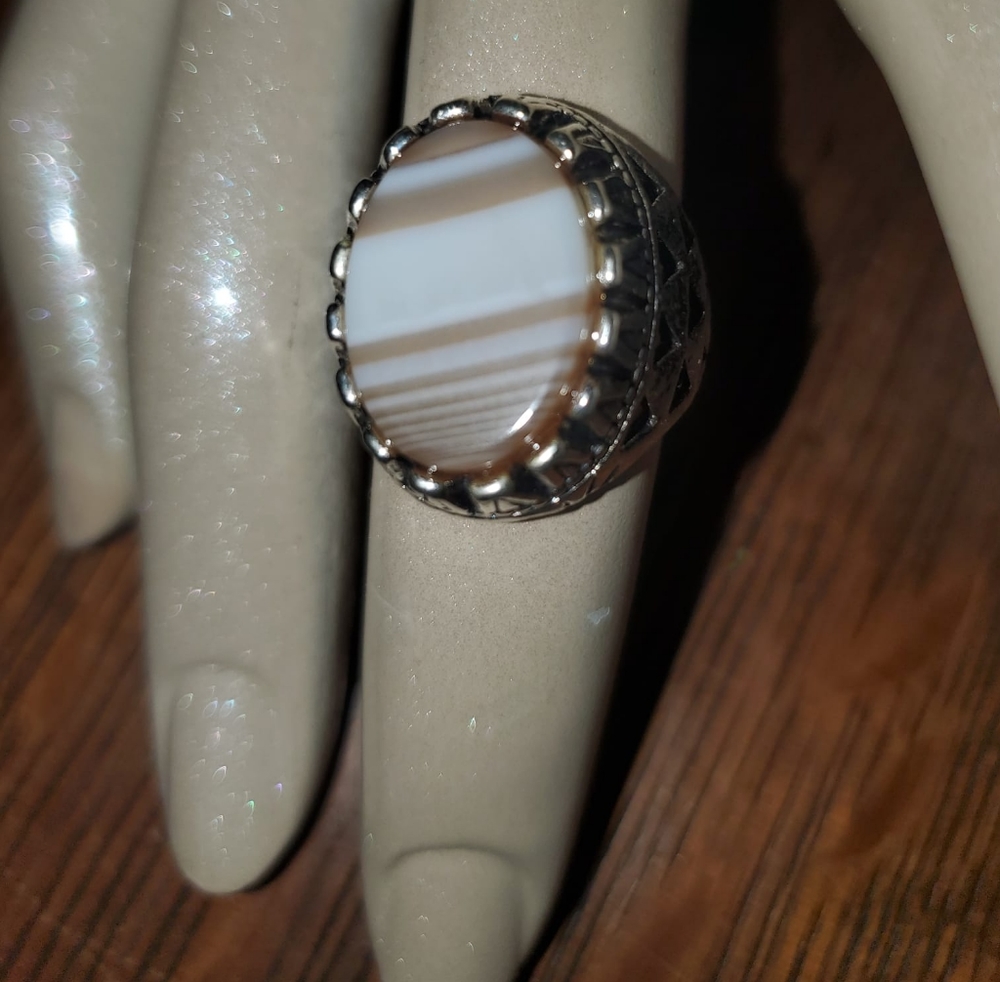Elegant chunky Striped Silver Ring - Picture 2 of 6